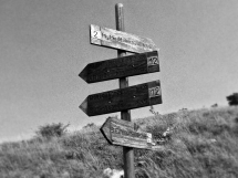 Salita al Monte Maddalena dal n° 1 e discesa dal n° 2 Tabelle sentieri